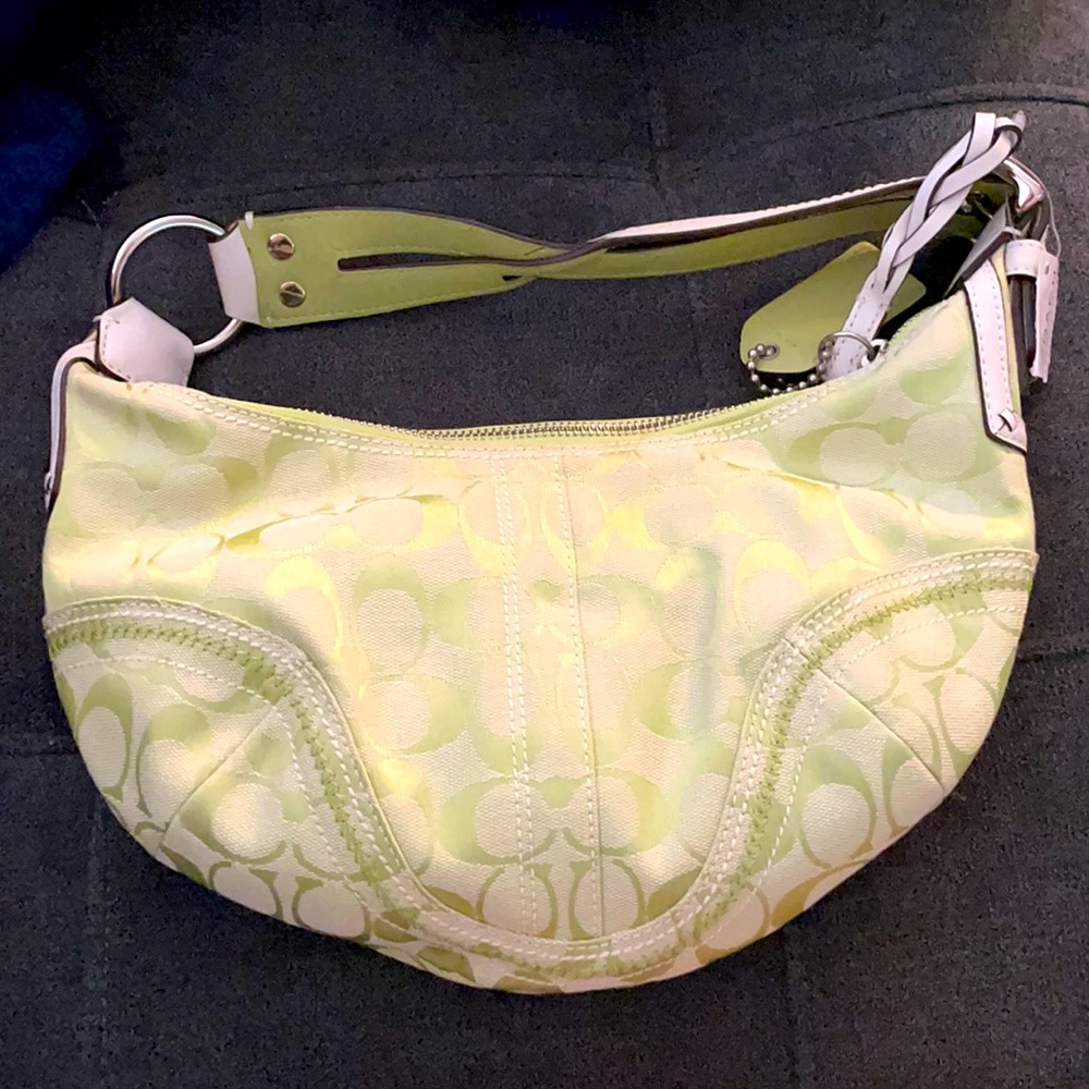 BNWT Authentic Coach Lime signature hobo small